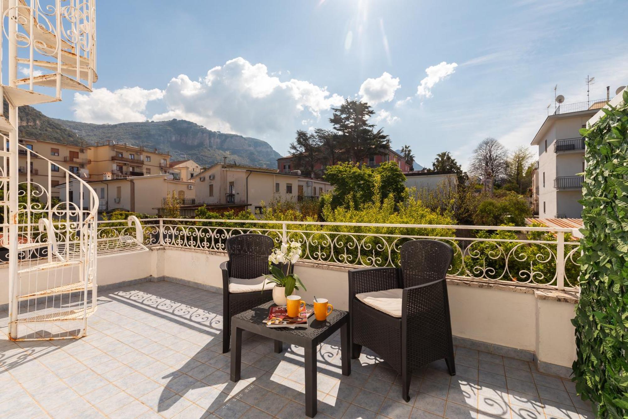 Yourhome - Villa Sorrento Meta Exterior photo